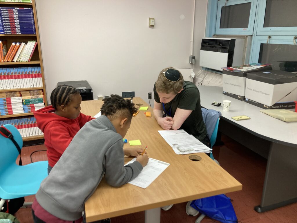 JLIC students from Columbia tutoring kids as part of their chesed program