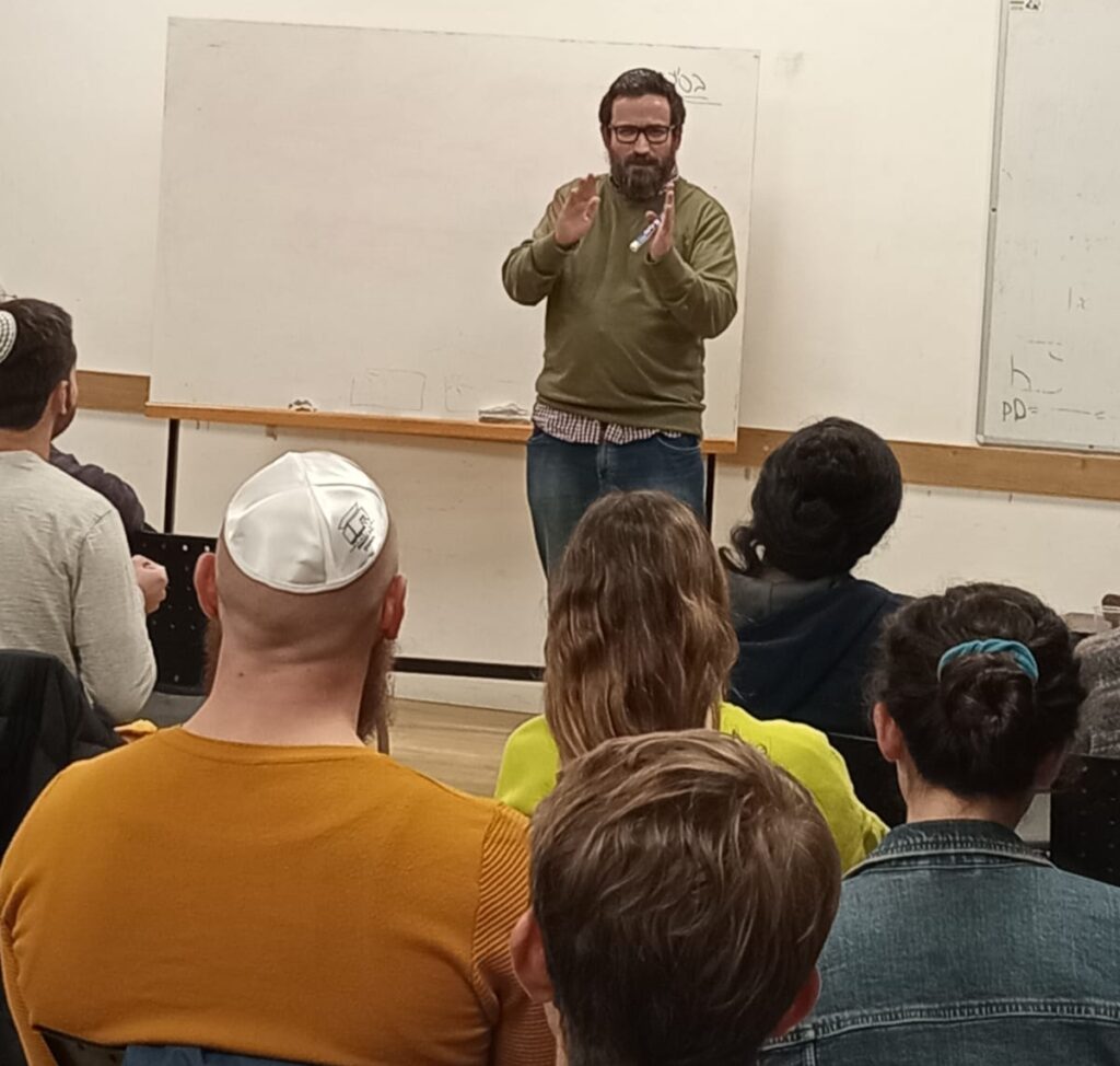 Rabbi Professor Sam Lebens speaking to the JLIC community at the Technion 