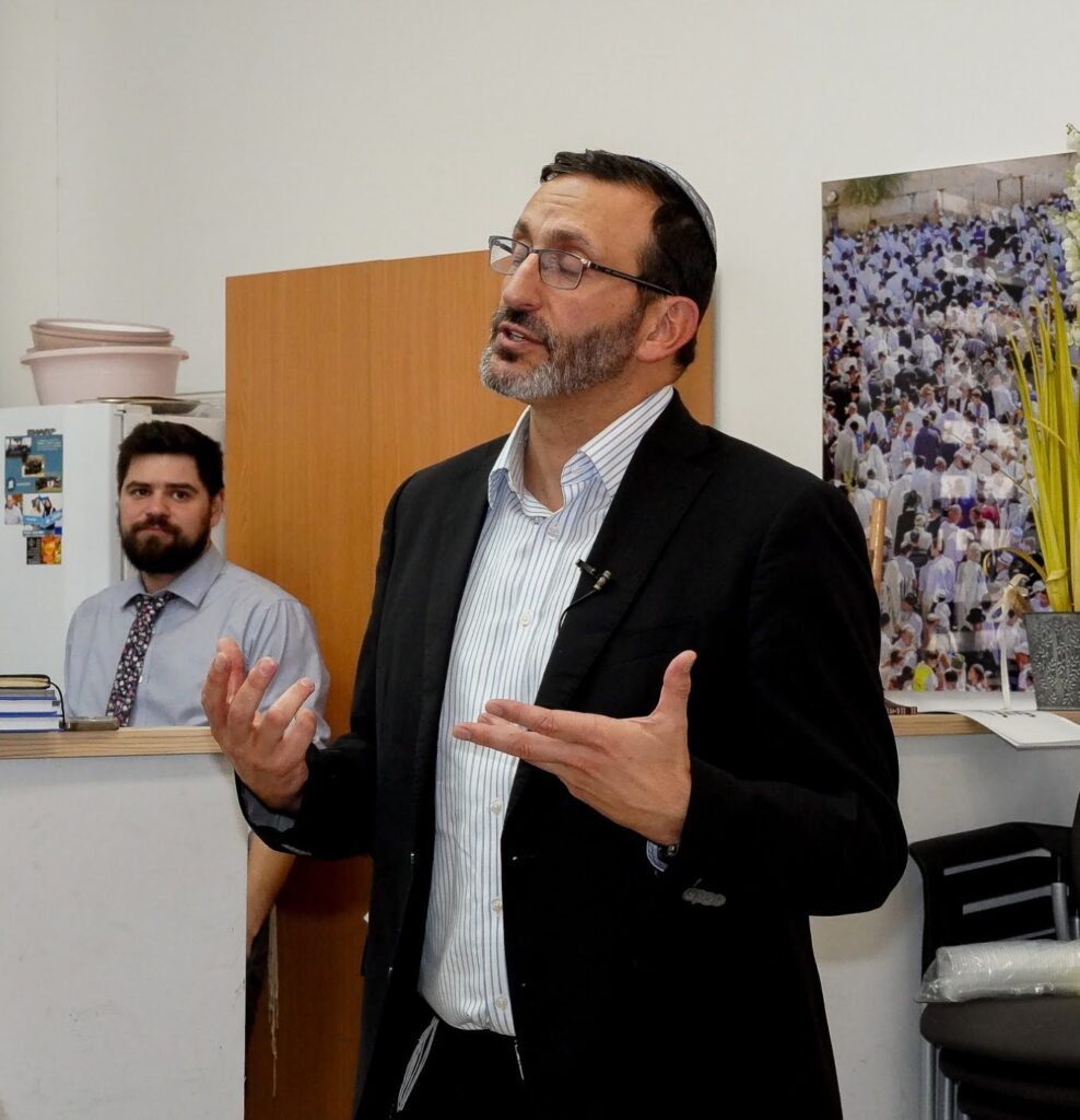 The JLIC Winter Mission Day of Achdut began with opening remarks by Rav Doron Perez, Executive Chairman of the Mizrachi World Movement.